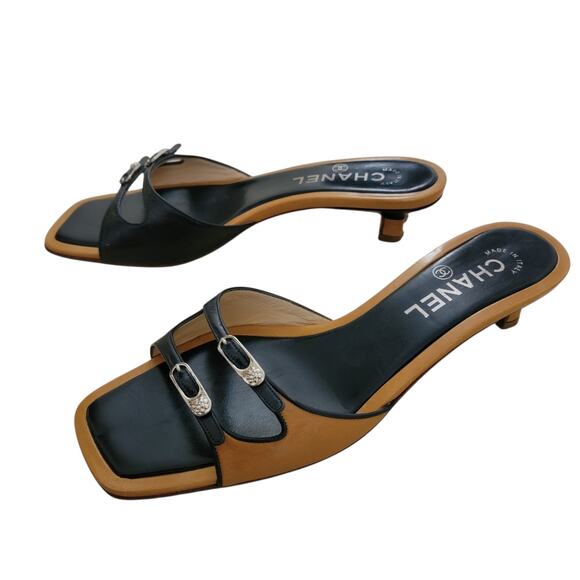 Chanel Vintage Y2K Black Tan Leather Camellia Mules Sandals Kitten Heels 7 37.5 - Picture 1 of 16